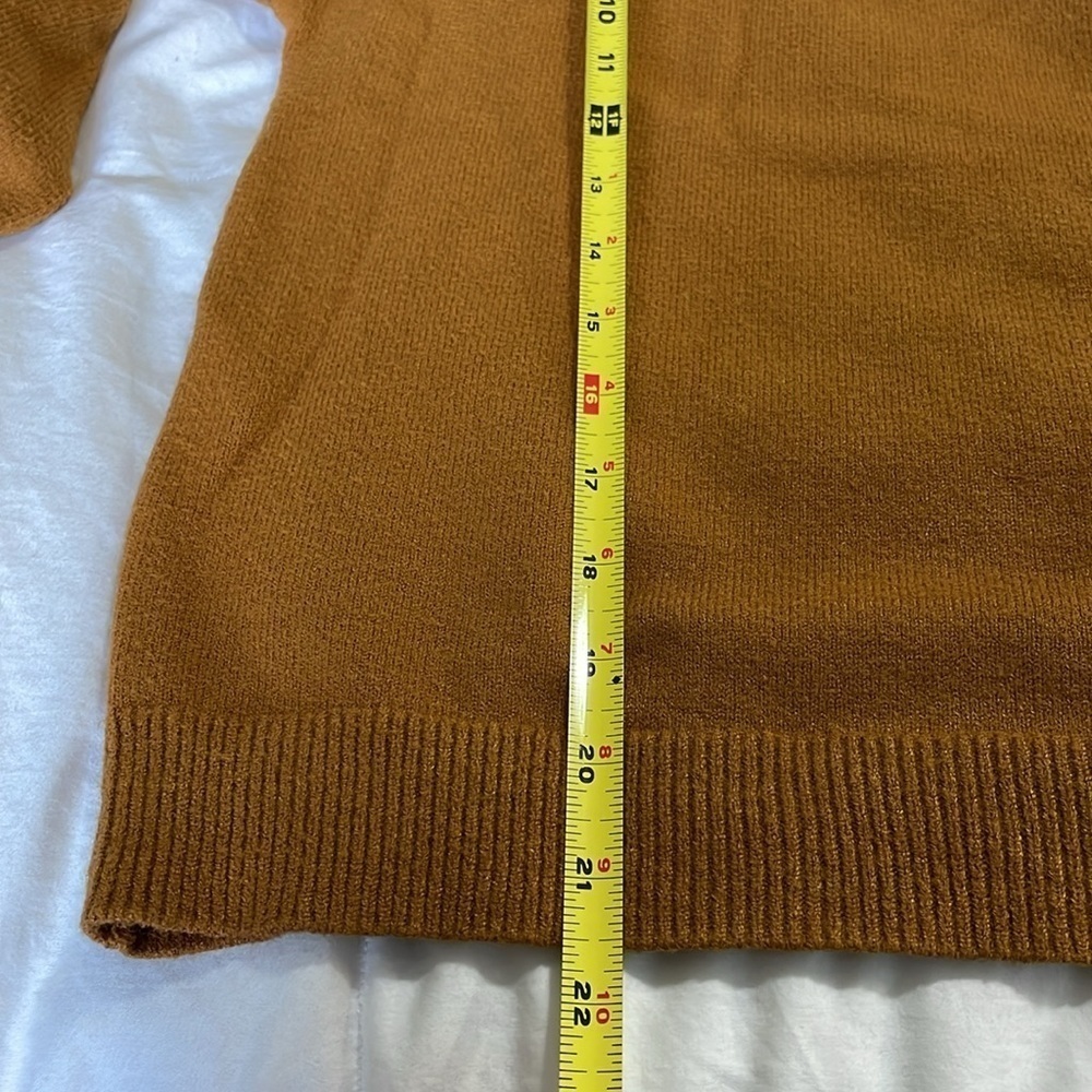 LE CHATEU | Cut Out Shoulder | Tan | Crewneck | Long Sleeve Sweater | Size L - Picture 10 of 11